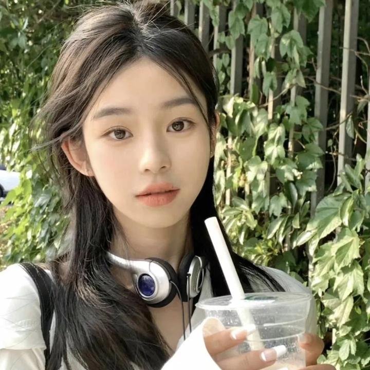 女皇陵下的风流娘们
